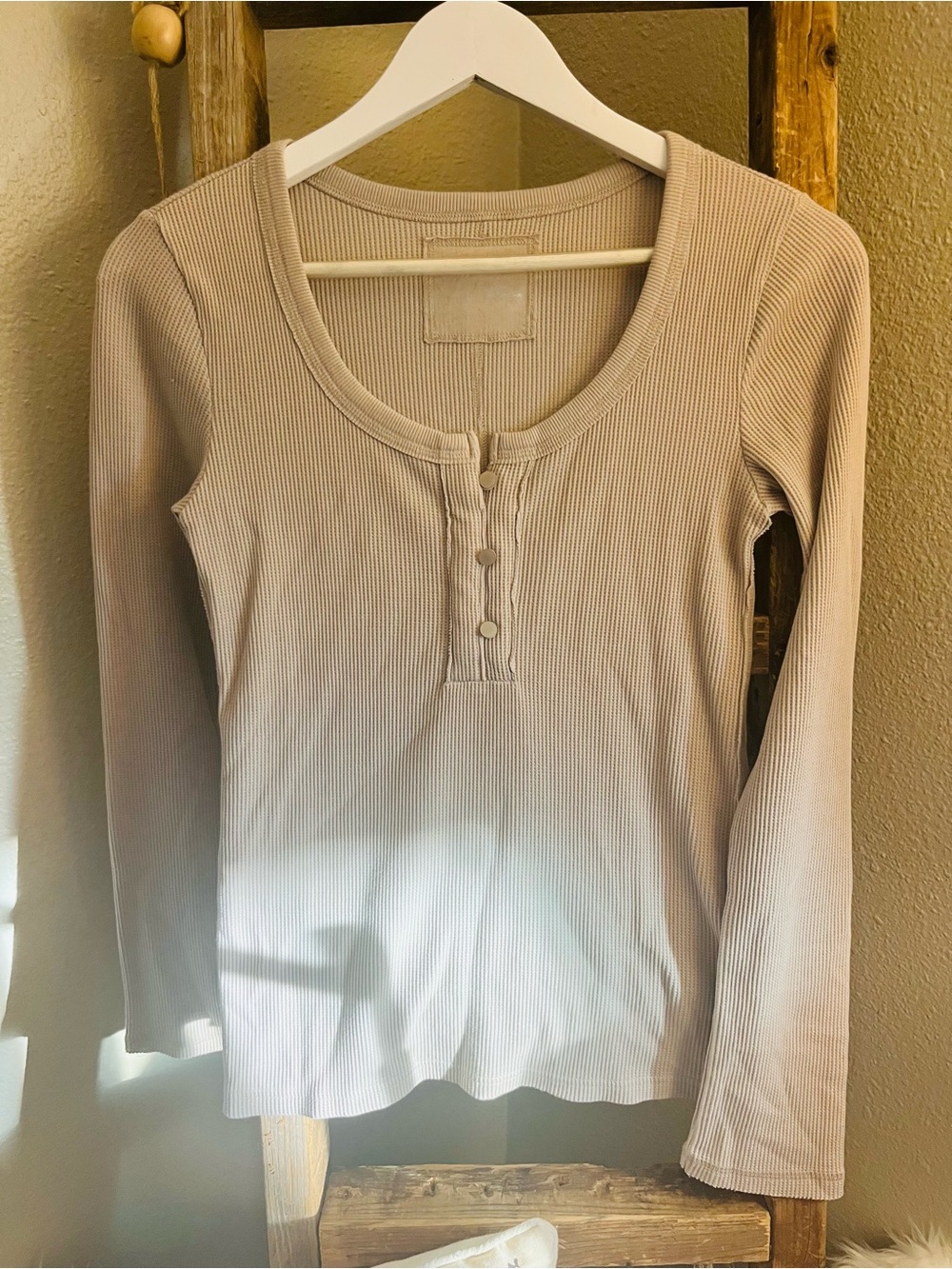 aerie Ribbed Scoop-Neck Henley Long Sleeve - Taupe